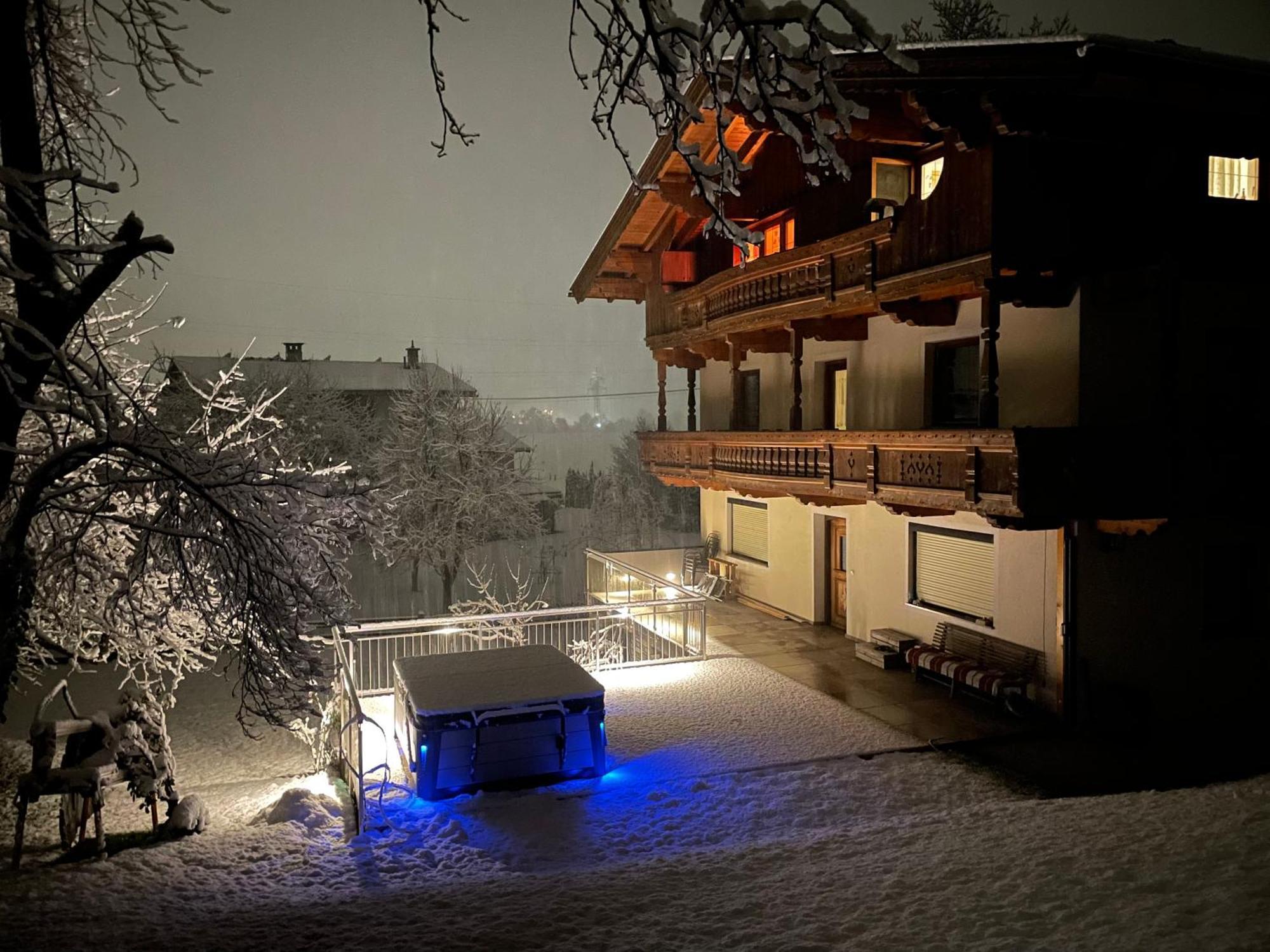 Apart Moidl Mit Privatem Pool Hart im Zillertal Ngoại thất bức ảnh